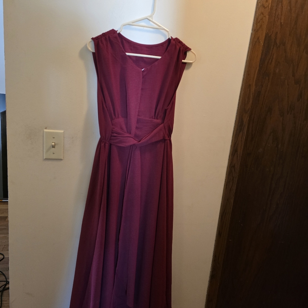Elegant Sleeveless Burgundy Dress Size L - Picture 4 of 4